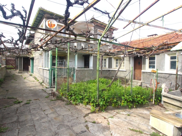Къща в с. Здравковец, Област Габрово - 80 кв.м за 351 €/кв.м - Снимка #1