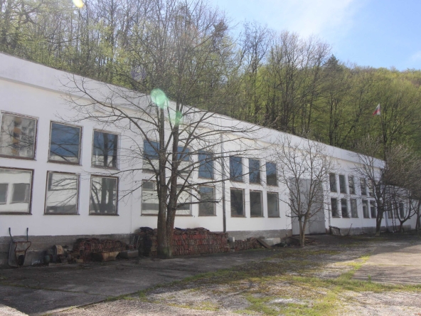 Дава се под наем Промишлена сграда в Габрово, Борово - 350 кв.м за 997.05 € - Снимка #1