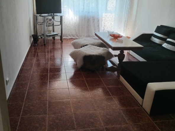 Дава се под наем Тристаен апартамент в София, Център - 88 кв.м за 433.5 € - Снимка #1