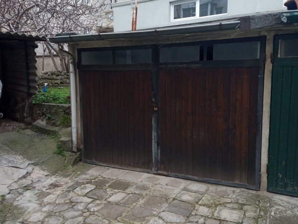 Дава се под наем Гараж / Паркомясто в Варна, Гръцка махала - 15 кв.м за 102 € - Снимка #1
