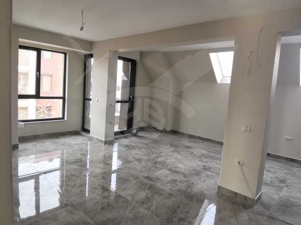 Тристаен апартамент в Пловдив, Съдийски - 122 кв.м за 2173 €/кв.м - Снимка #1