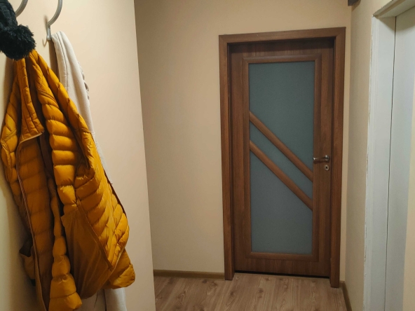 Дава се под наем Тристаен апартамент в Козлодуй - 77 кв.м за 418.71 € - Снимка #1