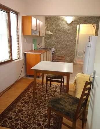 Дава се под наем Етаж от къща в Бургас, Лазур - 65 кв.м за 190 € - Снимка #1