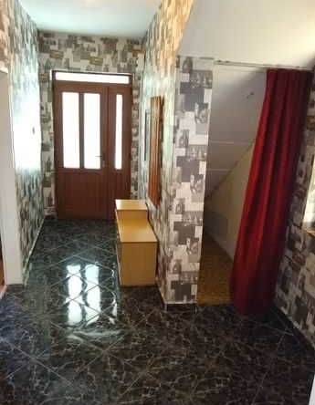 Дава се под наем Етаж от къща в Бургас, Лазур - 65 кв.м за 96.9 € - Снимка #1