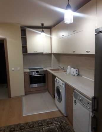 Дава се под наем Тристаен апартамент в Бургас, Център - 100 кв.м за 178.5 € - Снимка #1