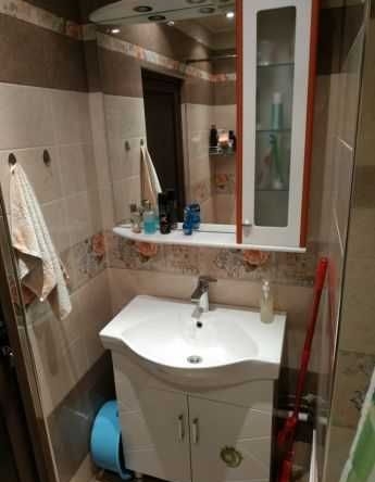 Дава се под наем Двустаен апартамент в Бургас, Меден рудник - зона А - 65 кв.м за 175 € - Снимка #1