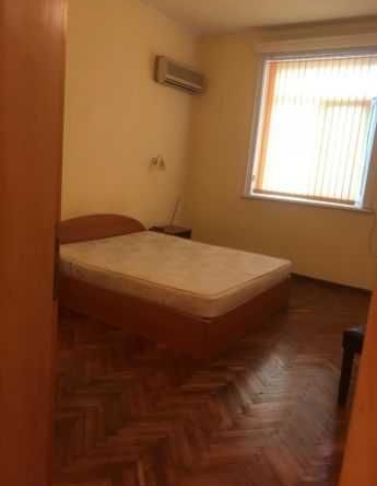 Дава се под наем Двустаен апартамент в Бургас, Център - 60 кв.м за 175 € - Снимка #1