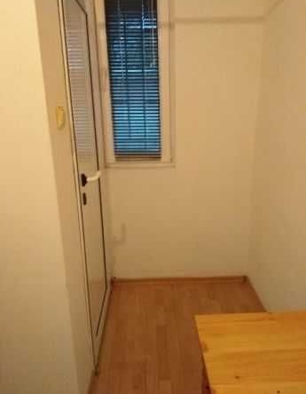 Дава се под наем  в Бургас, Възраждане - 12 кв.м за 90 € - Снимка #1