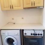 Дава се под наем Тристаен апартамент в Бургас, Център - 80 кв.м за 127.5 € - Снимка #1