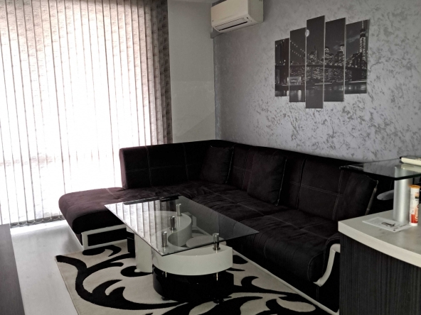 Тристаен апартамент в Пловдив, Кючук Париж - 87 кв.м за 1920 €/кв.м - Снимка #1