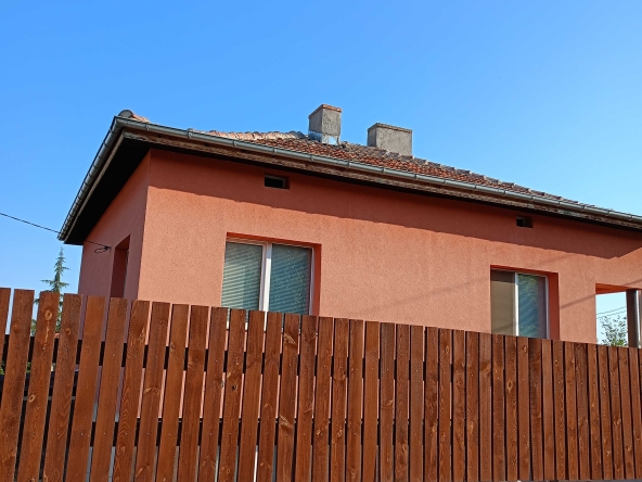 Къща в с. Брестовица, Област Пловдив - 200 кв.м за 1490 €/кв.м - Снимка #1