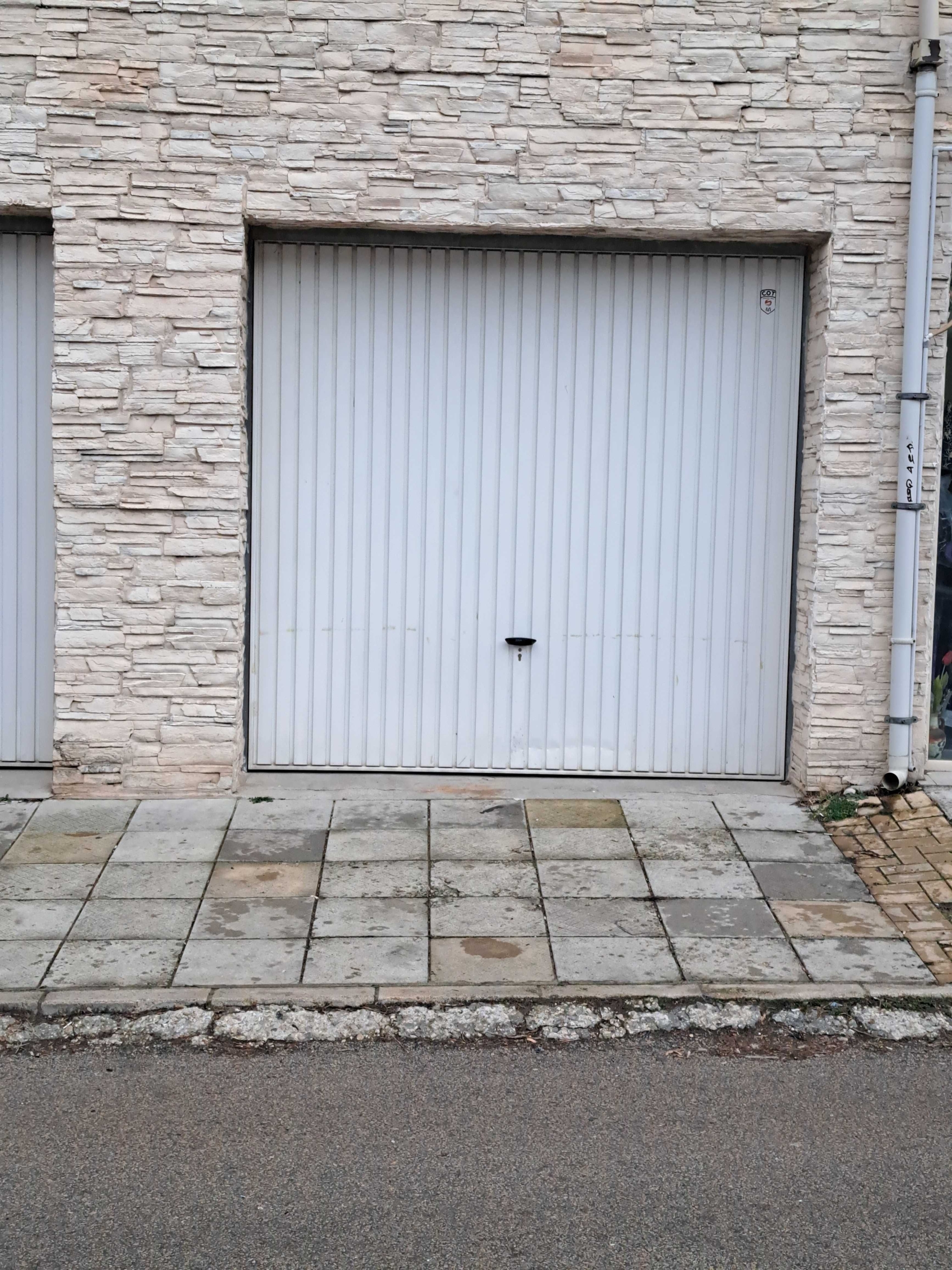 Дава се под наем Гараж / Паркомясто в Варна, Чаталджа - 22 кв.м за 164.22 € - Снимка #1