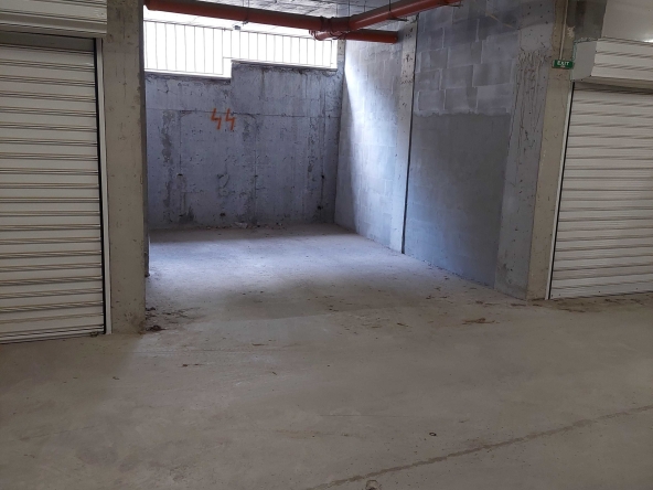 Гараж / Паркомясто в Варна, Цветен квартал - 19 кв.м за 1737 €/кв.м - Снимка #1