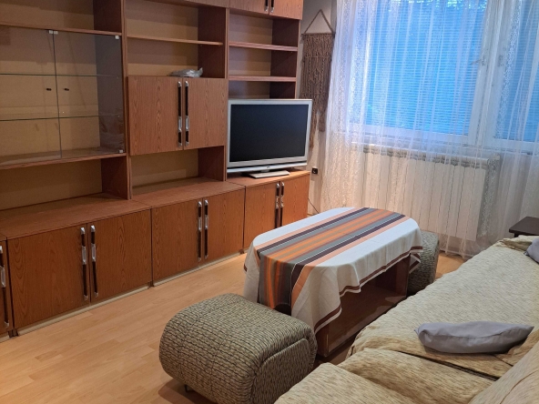 Дава се под наем Двустаен апартамент в Русе, Централен южен район - 60 кв.м за 244.8 € - Снимка #1