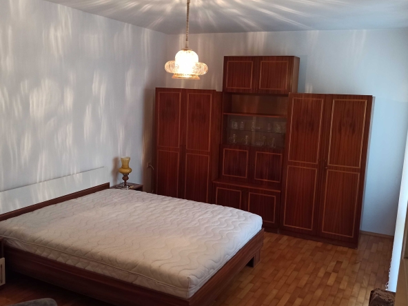 Дава се под наем Тристаен апартамент в Бургас, Възраждане - 80 кв.м за 350 € - Снимка #1