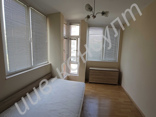 Тристаен апартамент в Велико Търново, Център - 70 кв.м за 1250 €/кв.м - Снимка #1