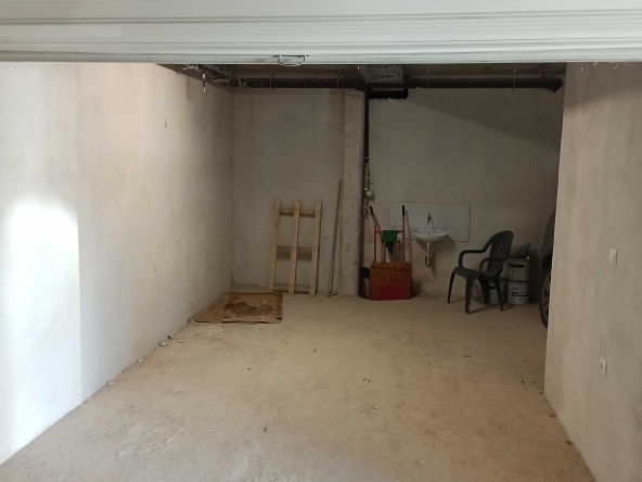 Дава се под наем Гараж / Паркомясто в Варна, Възраждане 4 - 30 кв.м за 219.3 € - Снимка #1