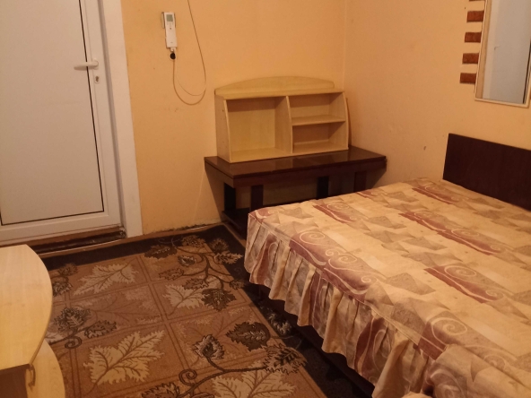 Дава се под наем Едностаен апартамент в Плевен, Широк център - 30 кв.м за 153 € - Снимка #1