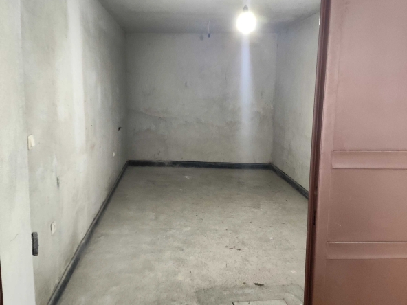 Дава се под наем Гараж / Паркомясто в Сливен, Център - 23 кв.м за 51 € - Снимка #1