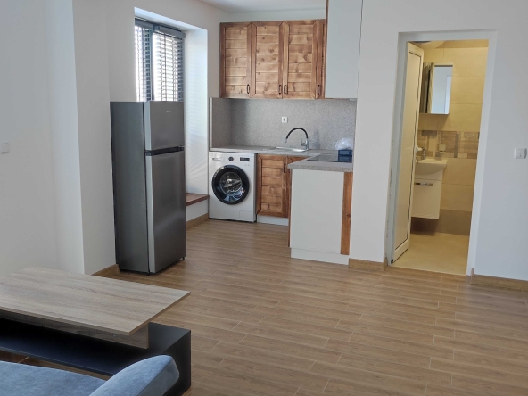 Дава се под наем Едностаен апартамент в Разлог - 50 кв.м за 420 € - Снимка #1