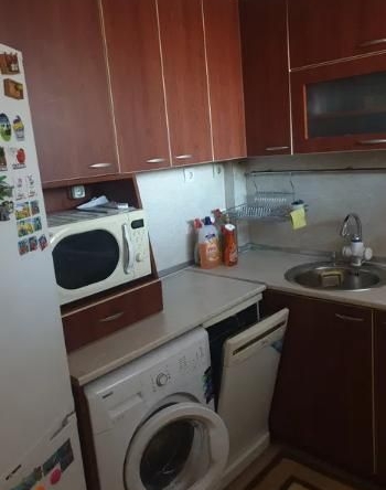 Дава се под наем Тристаен апартамент в Пловдив, Кючук Париж - 78 кв.м за 425 € - Снимка #1
