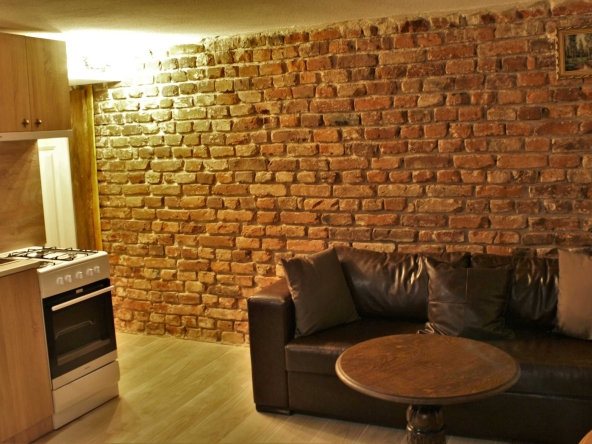 Дава се под наем Едностаен апартамент в София, Център - 27 кв.м за 382.5 € - Снимка #1