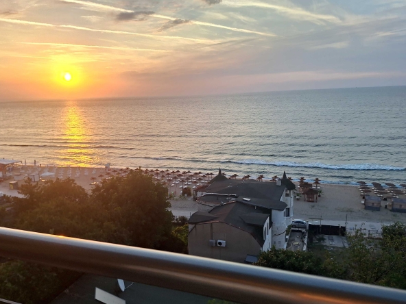 Дава се под наем Двустаен апартамент в Варна, м-т Акчелар - 50 кв.м за 433.5 € - Снимка #1