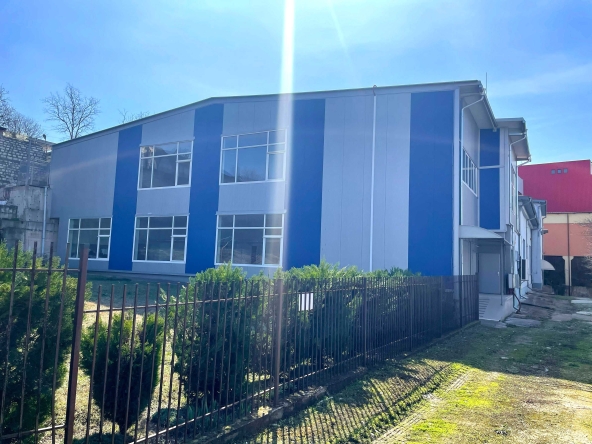 Промишлена сграда в Плевен, Дружба 1 - 1800 кв.м за 417 €/кв.м - Снимка #1