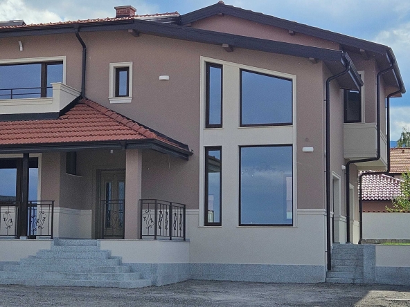 Къща в Пловдив, Кършияка - 253 кв.м за 2500 €/кв.м - Снимка #1