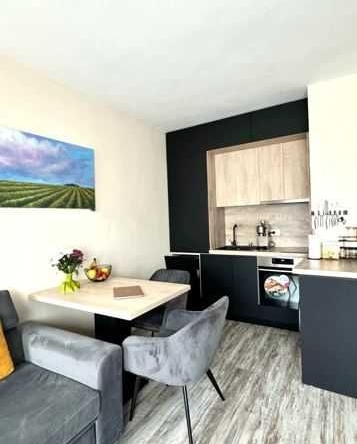 Дава се под наем Тристаен апартамент в Пловдив, Кършияка - 85 кв.м за 490 € - Снимка #1