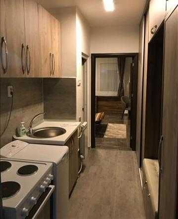 Дава се под наем Двустаен апартамент в Бургас, Център - 58 кв.м за 153 € - Снимка #1