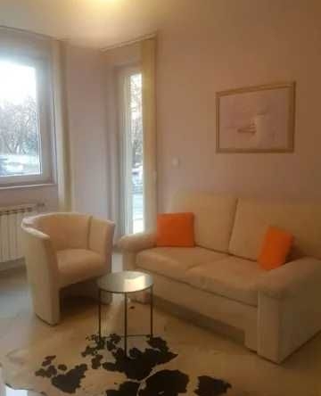 Дава се под наем Двустаен апартамент в София, Лозенец - 65 кв.м за 637.5 € - Снимка #1