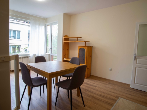 Дава се под наем Двустаен апартамент в София, Център - 60 кв.м за 586.5 € - Снимка #1