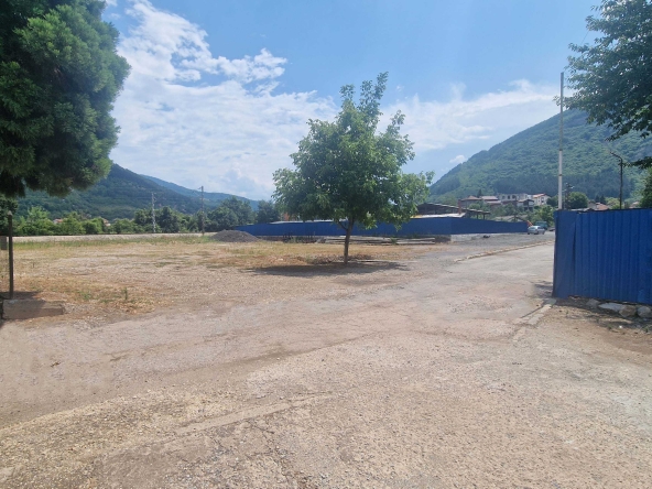 Дава се под наем Парцел в с. Церово, Област София-област - 1800 кв.м за 612 € - Снимка #1