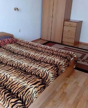 Дава се под наем Двустаен апартамент в Бургас, Славейков - 73 кв.м за 102 € - Снимка #1