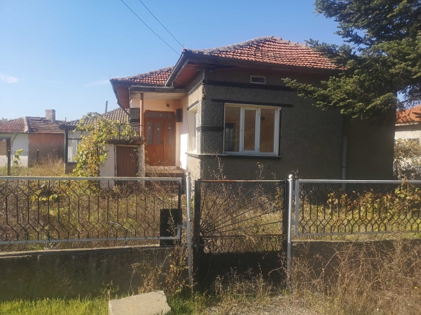 Къща в Дулово - 186 кв.м за 272 €/кв.м - Снимка #1