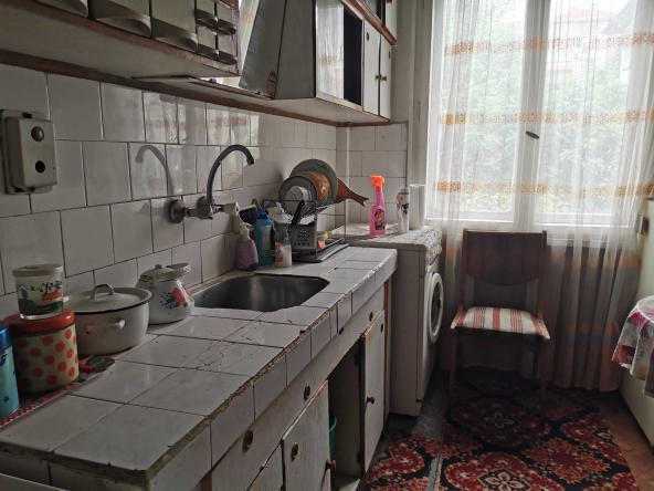 Тристаен апартамент в Плевен, 9-ти квартал - 103 кв.м за 1214 €/кв.м - Снимка #1
