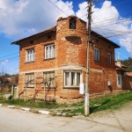 Къща в Плевен, Идеален център - 200 кв.м за 141 €/кв.м - Снимка #1