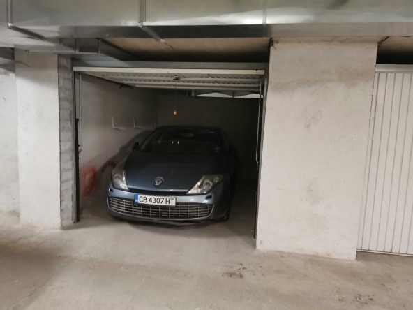 Дава се под наем Гараж / Паркомясто в София, Център - 18 кв.м за 81.6 € - Снимка #1