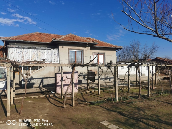 Къща в с. Голям чардак, Област Пловдив - 154 кв.м за 455 €/кв.м - Снимка #1