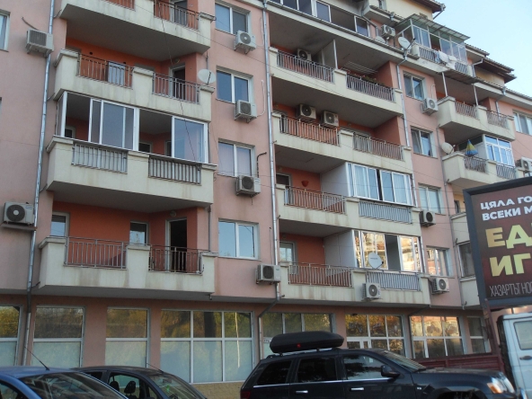 Едностаен апартамент в Велико Търново, Център - 45 кв.м за 1587 €/кв.м - Снимка #1