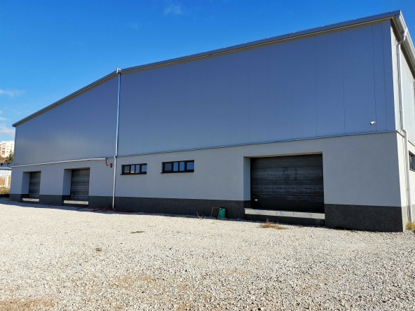 Дава се под наем Склад в Благоевград, Еленово 2 - 3500 кв.м за 3.57 € - Снимка #1