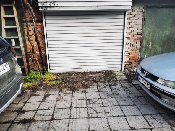 Гараж / Паркомясто в Пловдив, Централна гара - 21 кв.м за 887 €/кв.м - Снимка #1
