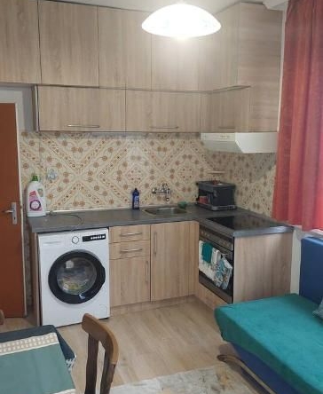 Дава се под наем Тристаен апартамент в Пловдив, Коматево - 100 кв.м за 300 € - Снимка #1