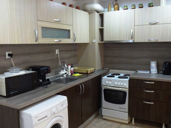 Дава се под наем Четиристаен апартамент в Варна, Зимно кино Тракия - 114 кв.м за 750 € - Снимка #1