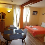 Дава се под наем Двустаен апартамент в к.к. Св.Св. Константин и Елена - 55 кв.м за 229.5 € - Снимка #1