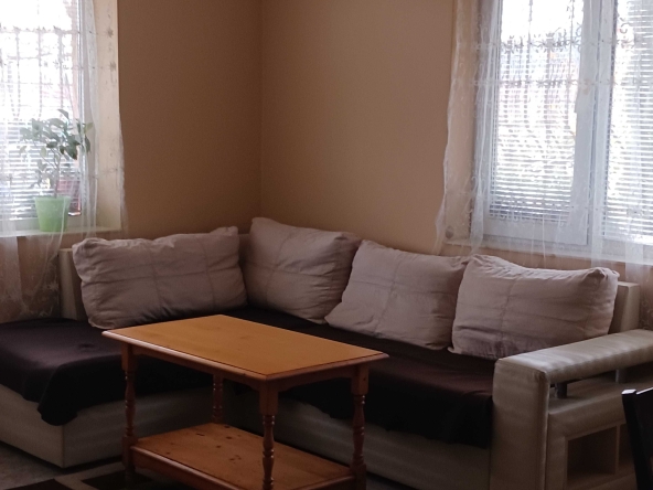 Дава се под наем Етаж от къща в Варна, Виница - 110 кв.м за 428.91 € - Снимка #1