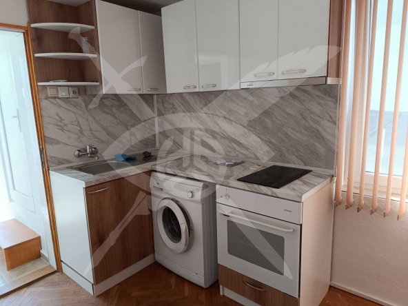 Етаж от къща в Варна, м-т Св. Никола - 80 кв.м за 5 €/кв.м - Снимка #1