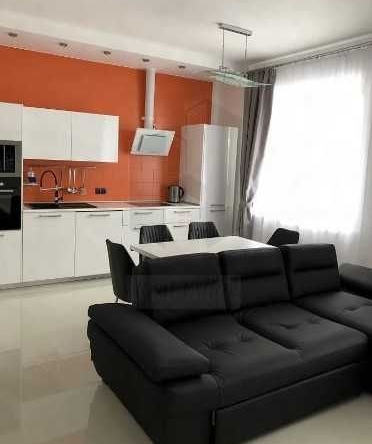 Дава се под наем Тристаен апартамент в Пловдив, Централна гара - 88 кв.м за 316.2 € - Снимка #1