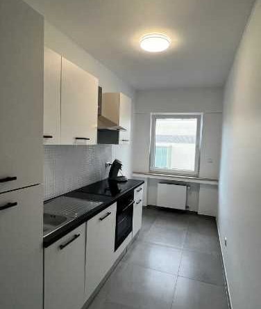 Дава се под наем Двустаен апартамент в Пловдив, Тракия - 65 кв.м за 265.2 € - Снимка #1
